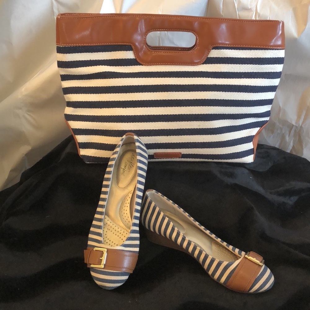 16x10 clutch purse matching Dexflex Comfort size 6 1/2  navy cream wedges